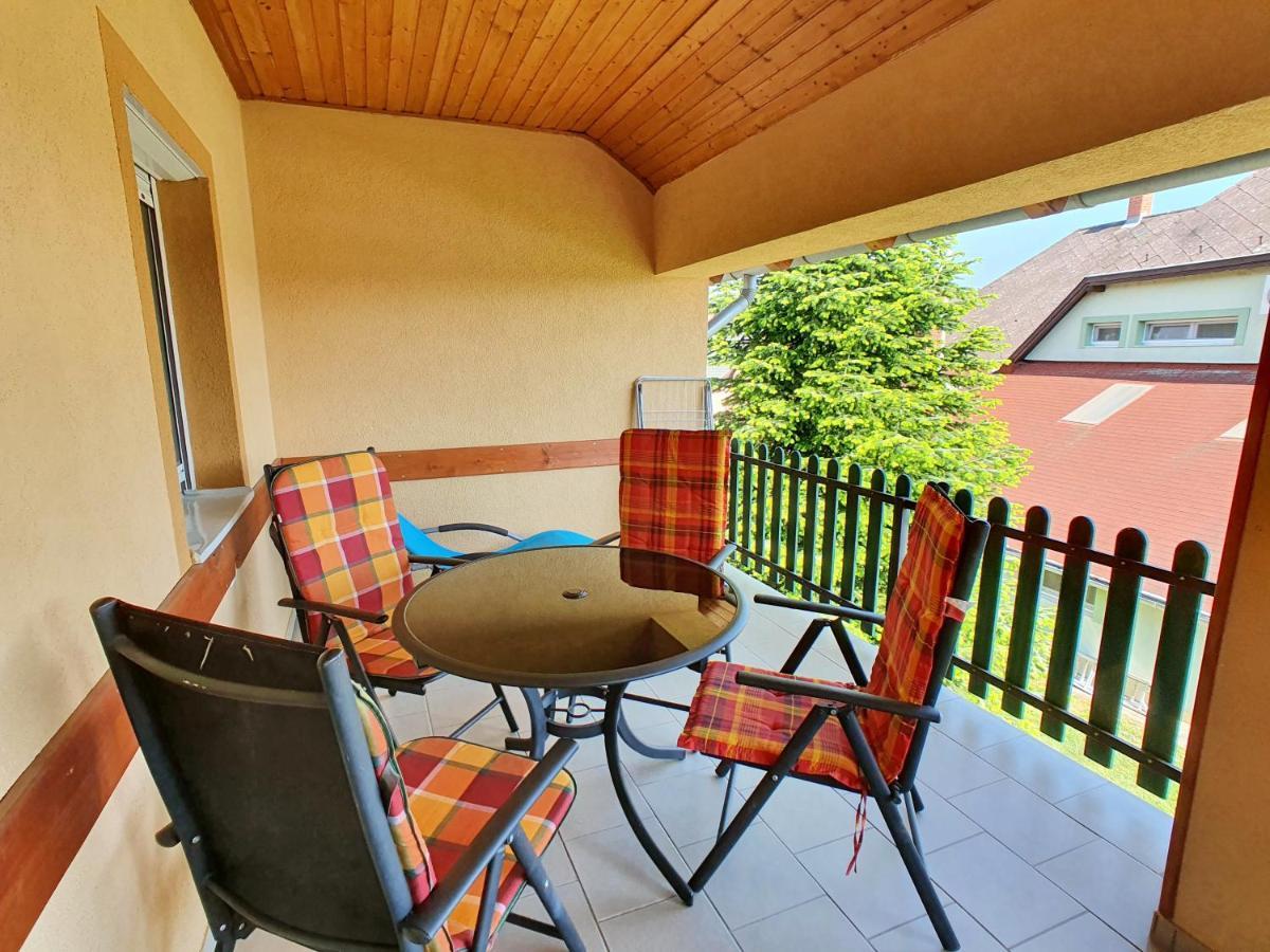 Krisztian Apartmanhaz Vonyarcvashegy Exterior foto