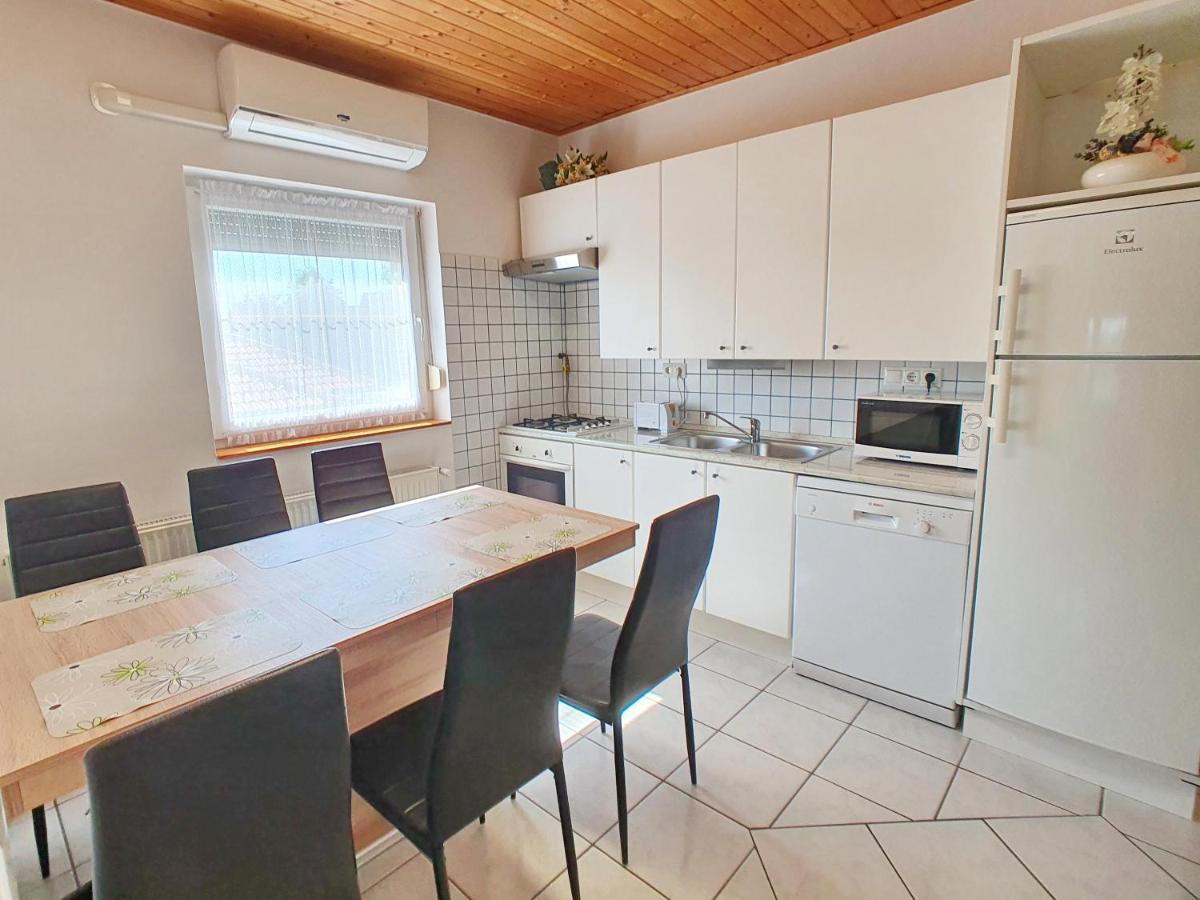 Krisztian Apartmanhaz Vonyarcvashegy Exterior foto